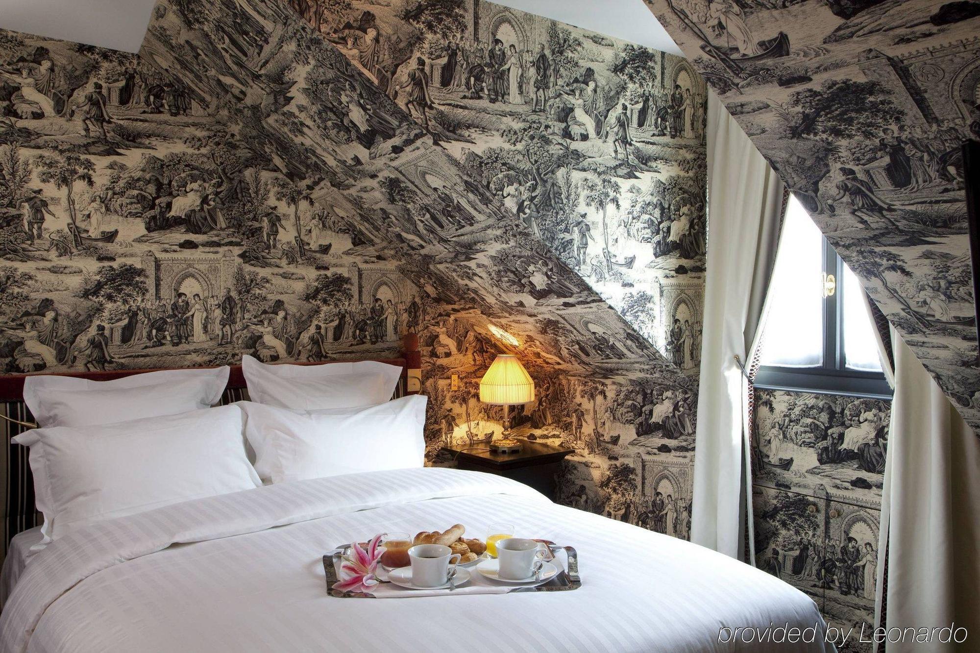 Maison Athenee Paris Room photo